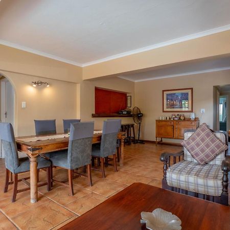 Glenashley Beach Accommodation - B&B And Backpackers ダーバン エクステリア 写真