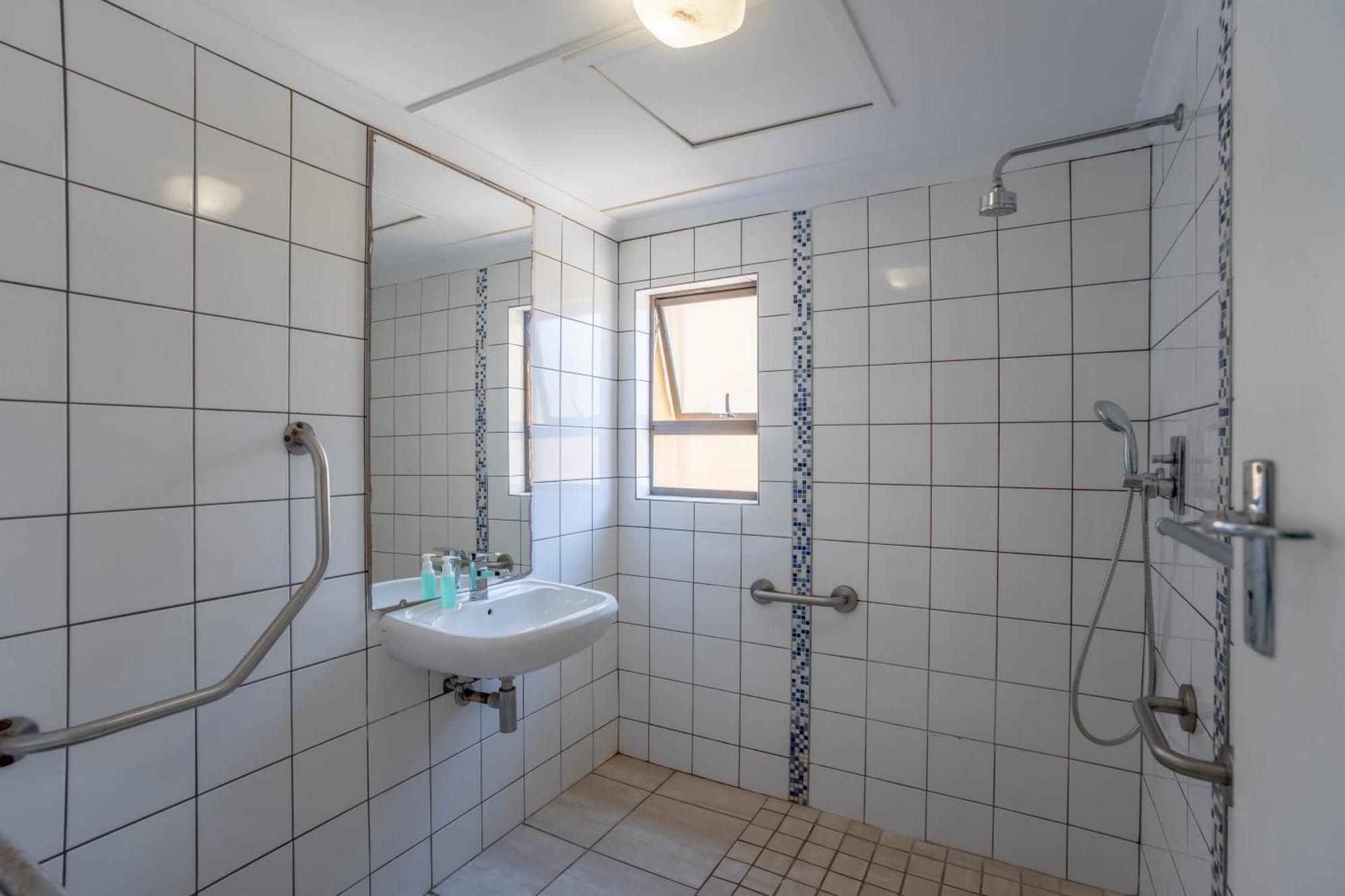 Glenashley Beach Accommodation - B&B And Backpackers ダーバン エクステリア 写真