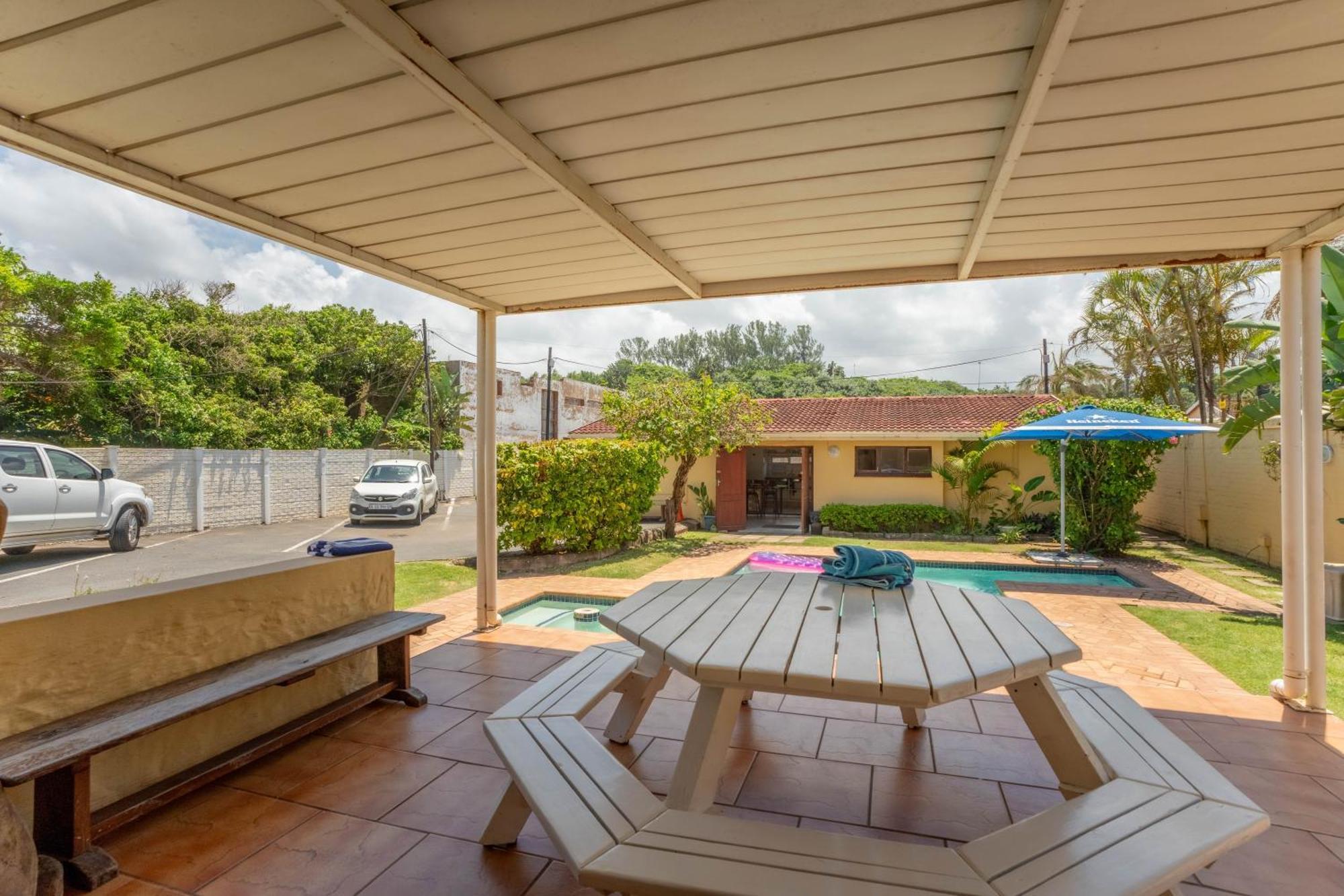 Glenashley Beach Accommodation - B&B And Backpackers ダーバン エクステリア 写真