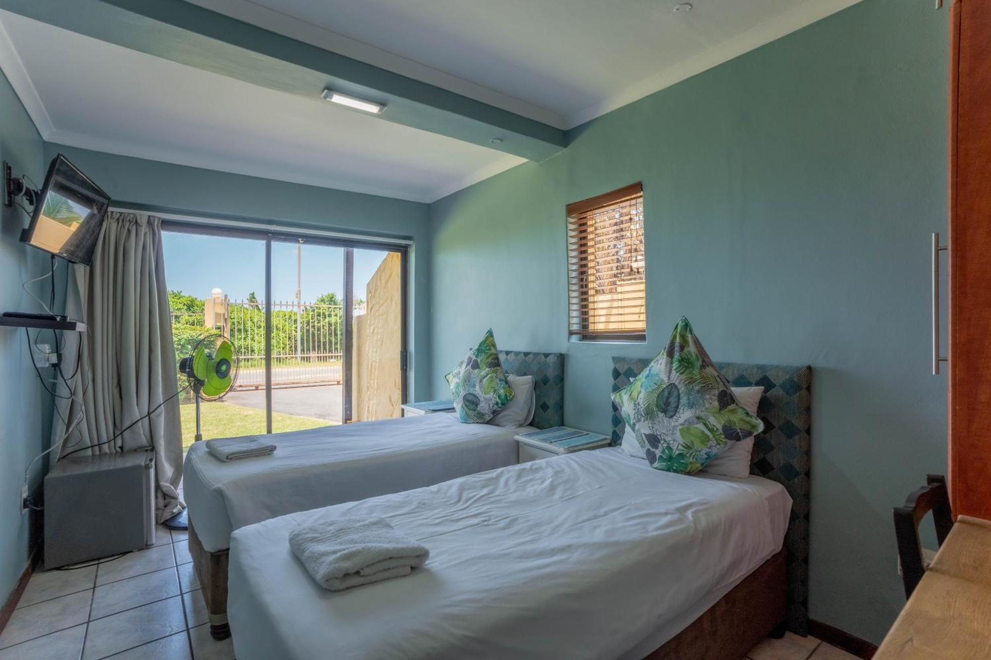 Glenashley Beach Accommodation - B&B And Backpackers ダーバン エクステリア 写真
